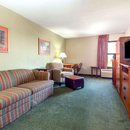 Baymont By Wyndham Amarillo East Hotel Exterior photo