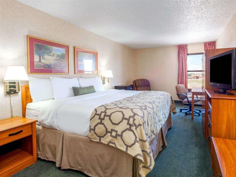 Baymont By Wyndham Amarillo East Hotel Exterior photo
