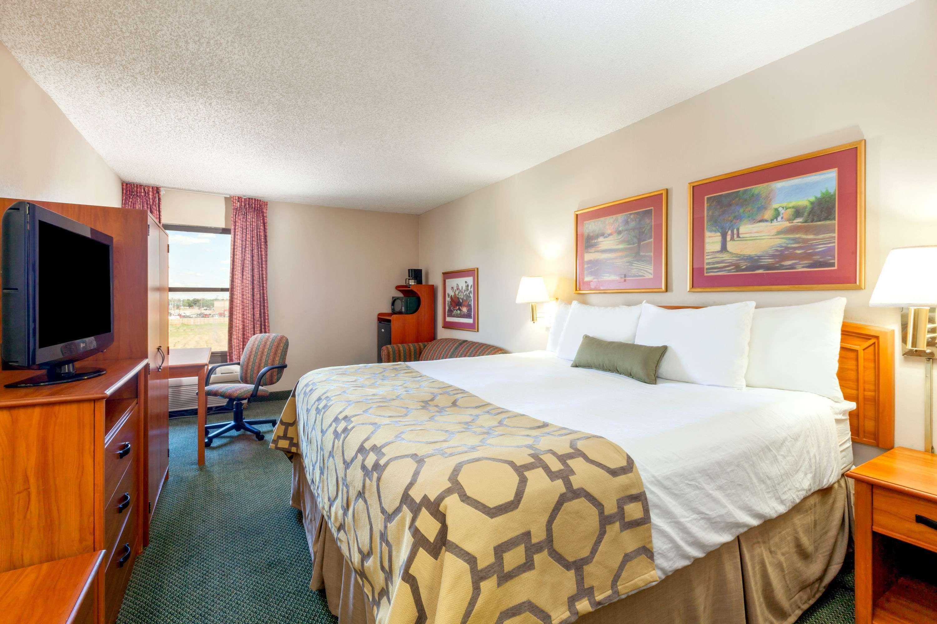 Baymont By Wyndham Amarillo East Hotel Exterior photo